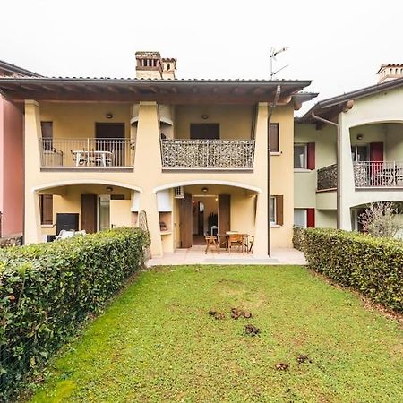 Limone Apartment - Featuring A Private Garden And Access To A Pool Barcuzzi ภายนอก รูปภาพ