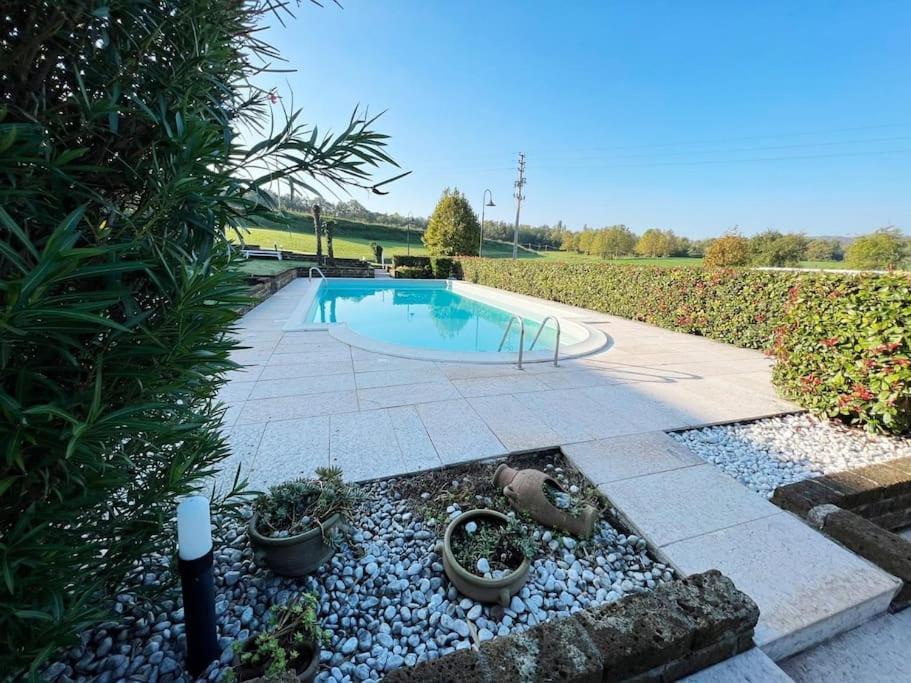Limone Apartment - Featuring A Private Garden And Access To A Pool Barcuzzi ภายนอก รูปภาพ